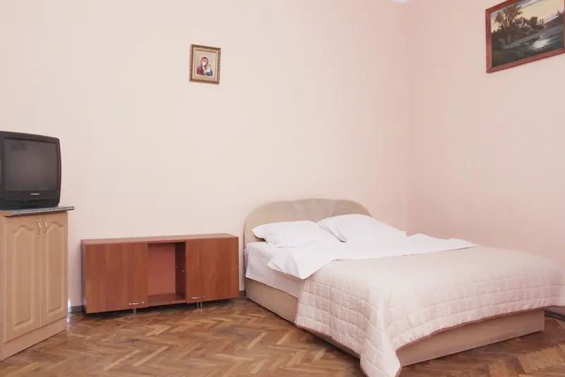 Однокімнатна квартира біля церкви Онуфрія, вул. Богдана Хмельницького, 61, фото 5